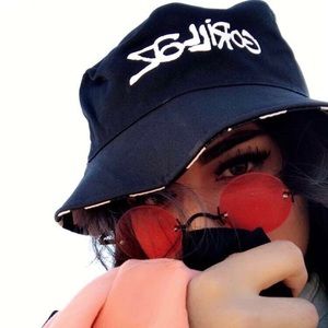 Meet your Posher, Dalia